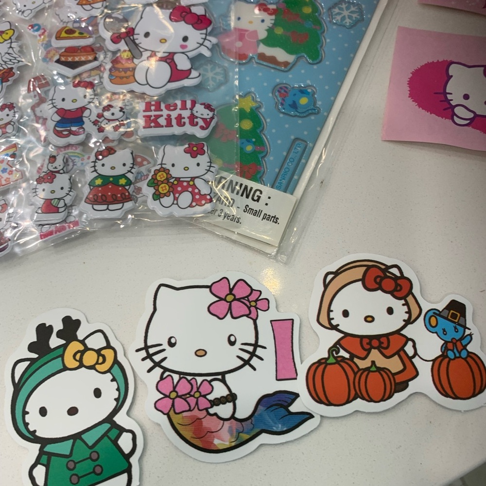 Hello Kitty bundle - Picture 7 of 7